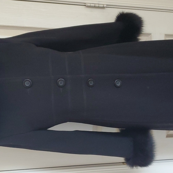 Lambs Wool & Fox Coat - Picture 3 of 7